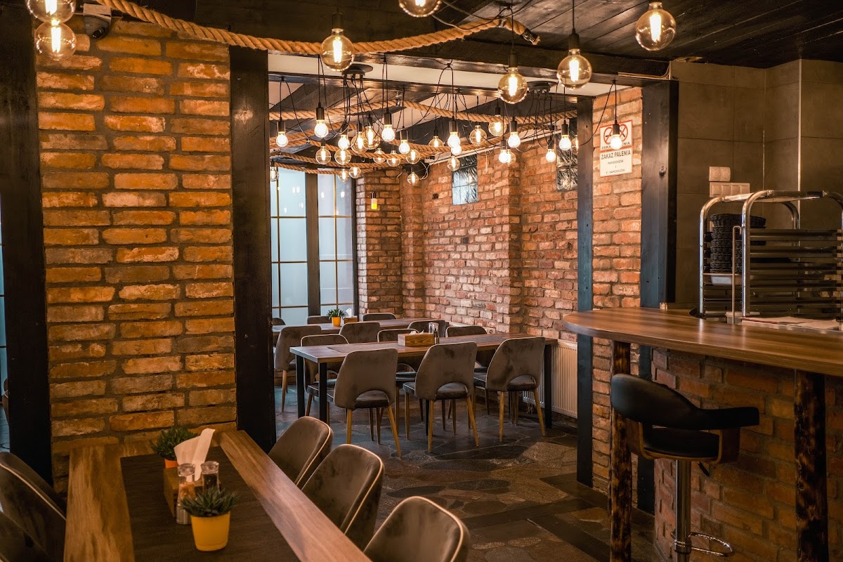 Bear Paw Bar & Restaurant